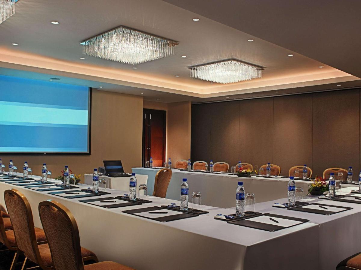 Joy Nostalg Hotel And Suites Manila Managed By The Ascott Limited Pasig City Экстерьер фото