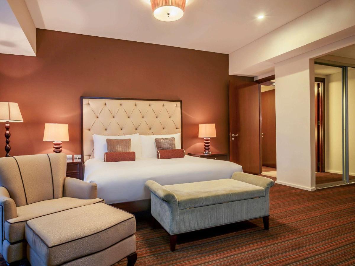 Joy Nostalg Hotel And Suites Manila Managed By The Ascott Limited Pasig City Экстерьер фото