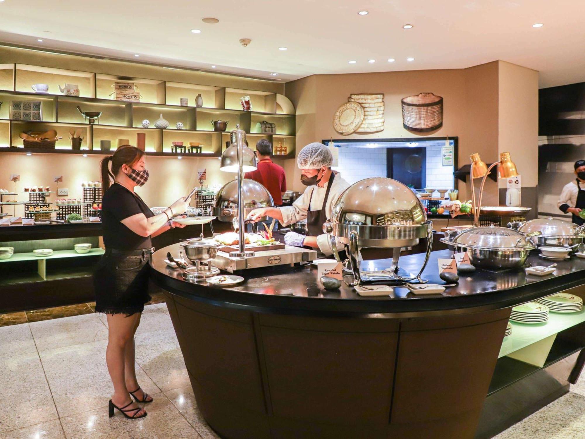 Joy Nostalg Hotel And Suites Manila Managed By The Ascott Limited Pasig City Экстерьер фото